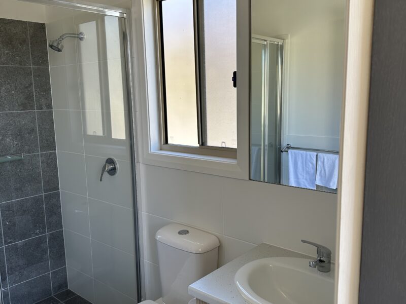 Premium Ensuite Modern Bathroom